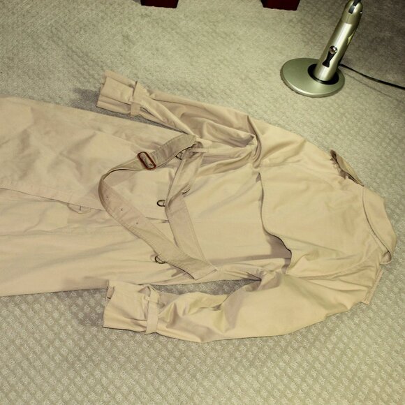 Burberrys' Kensington Double Breasted Khaki Cotton Blend Trench Coat 43" Chest - Picture 5 of 12